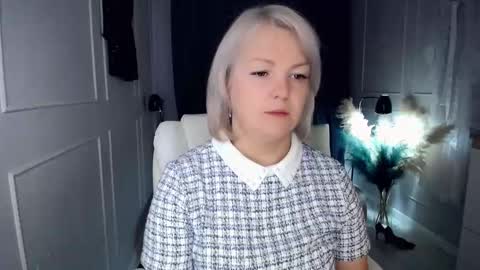 emmmam online show from November 2025 05:43:02 AM