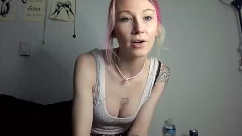 Snapshot of emmwarr1514 chatting on March 2026 12:44:01 PM emmwarr1514 online show from March 2026 12:44:01 PM