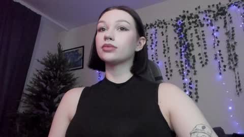 Snapshot of emmy_m00n chatting on December 2024 06:32:01 AM Emily Johny online show from December 2024 06:32:01 AM