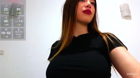 Em online show from December 2024 11:50:02 PM