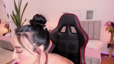 Emmy Evans  online show from February 2025 07:52:01 PM