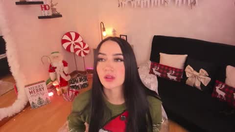 Emmy Evans  online show from December 2025 07:18:01 PM