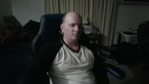 Snapshot of emsguy1 chatting on October 2025 03:28:02 AM Matt online show from October 2025 03:28:02 AM