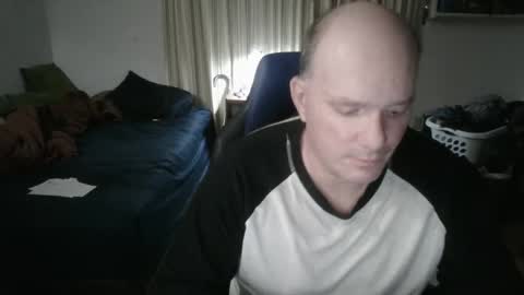 Snapshot of emsguy1 chatting on October 2025 04:59:02 AM Matt online show from October 2025 04:59:02 AM