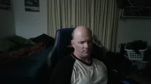 Snapshot of emsguy1 chatting on November 2025 04:44:02 AM Matt online show from November 2025 04:44:02 AM