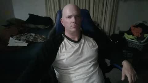 Snapshot of emsguy1 chatting on December 2025 04:07:02 AM Matt online show from December 2025 04:07:02 AM