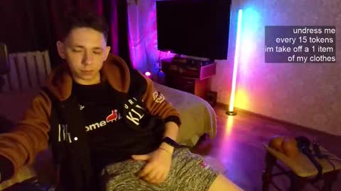 emveeboy96 online show from December 2025 09:54:02 PM