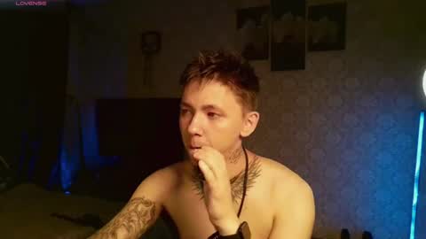 emveeboy96 online show from June 2026 07:16:02 PM