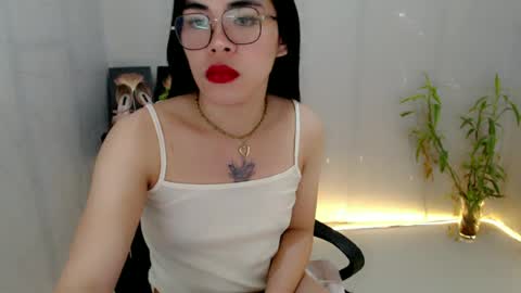 Snapshot of enchantress_mia03 chatting on July 2026 03:42:02 AM enchantress_mia03 online show from July 2026 03:42:02 AM