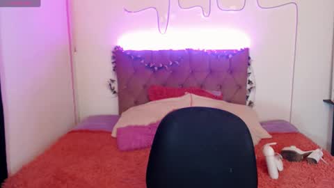 Snapshot of enma_gill chatting on January 2025 06:41:02 PM Enma Rojas online show from January 2025 06:41:02 PM