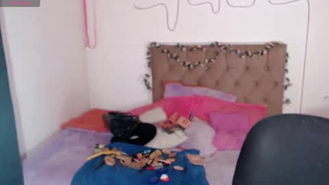 Snapshot of enma_gill chatting on January 2025 06:02:01 PM Enma Rojas online show from January 2025 06:02:01 PM