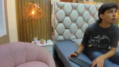 Ennio Leone online show from May 2026 11:37:01 AM