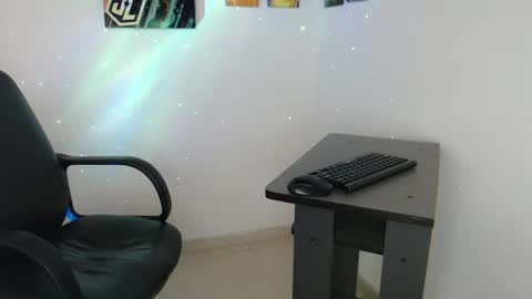 Snapshot of enriblack92 chatting on December 2024 06:27:01 AM enriblack92 online show from December 2024 06:27:01 AM