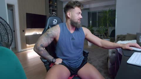 Erik online show from January 2025 09:47:02 PM