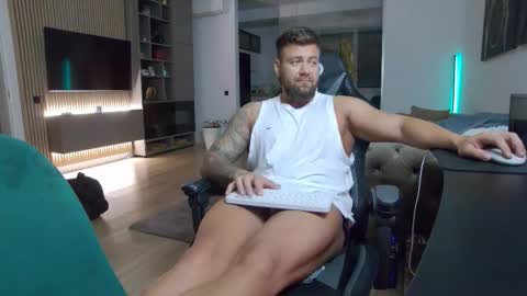 Erik online show from October 2025 07:40:01 PM