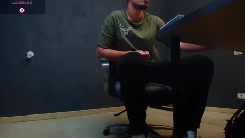 EnzoRace online show from October 2025 05:18:01 AM