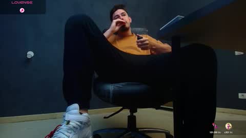 EnzoRace online show from October 2025 04:46:02 AM