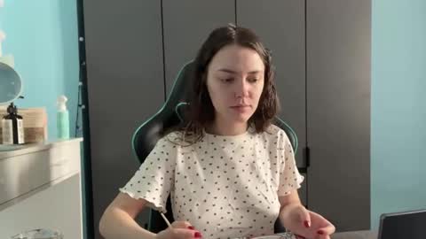 Snapshot of eracloke chatting on February 2026 02:07:03 AM Lily online show from February 2026 02:07:03 AM