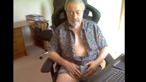 Snapshot of erasmus_d chatting on July 2026 04:58:02 PM erasmus_d online show from July 2026 04:58:02 PM