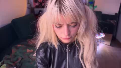 Alissa online show from October 2025 11:29:01 AM