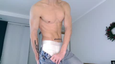 Snapshot of eric_crush chatting on December 2024 03:48:02 AM Eric Crush online show from December 2024 03:48:02 AM