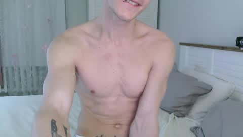 Snapshot of eric_crush chatting on February 2025 03:42:01 AM Eric Crush online show from February 2025 03:42:01 AM