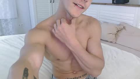 Snapshot of eric_crush chatting on September 2025 07:23:01 AM Eric Crush online show from September 2025 07:23:01 AM