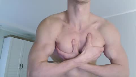 Snapshot of eric_crush chatting on November 2025 04:18:01 PM Eric Crush online show from November 2025 04:18:01 PM