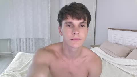 Snapshot of eric_crush chatting on December 2025 03:47:01 AM Eric Crush online show from December 2025 03:47:01 AM