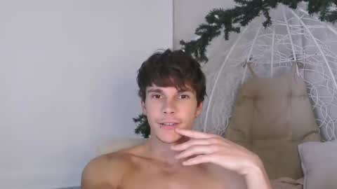 Snapshot of eric_crush chatting on December 2025 03:56:02 AM Eric Crush online show from December 2025 03:56:02 AM