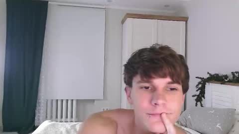 Snapshot of eric_crush chatting on December 2025 03:56:01 AM Eric Crush online show from December 2025 03:56:01 AM