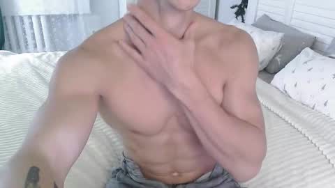 Snapshot of eric_crush chatting on December 2025 03:45:02 AM Eric Crush online show from December 2025 03:45:02 AM