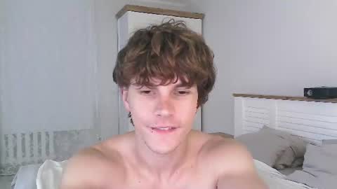 Snapshot of eric_crush chatting on July 2026 04:04:01 AM Eric Crush online show from July 2026 04:04:01 AM