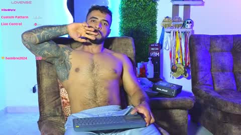 Snapshot of eric_harrison1 chatting on December 2024 01:47:01 AM Brayan online show from December 2024 01:47:01 AM