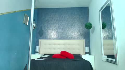   online show from November 2025 04:01:02 AM