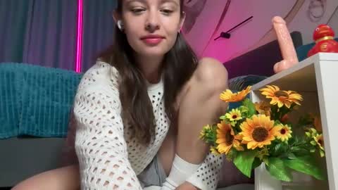 Erika Miu online show from October 2025 05:37:02 PM