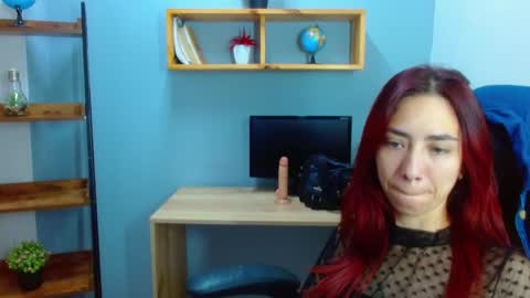 Snapshot of erika_stevens chatting on December 2024 03:26:01 PM E R I K A - SAGITARIO..... online show from December 2024 03:26:01 PM