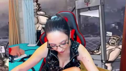 erikalorren online show from January 2025 12:37:01 AM