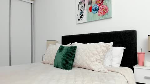 Erika online show from February 2025 08:48:02 AM