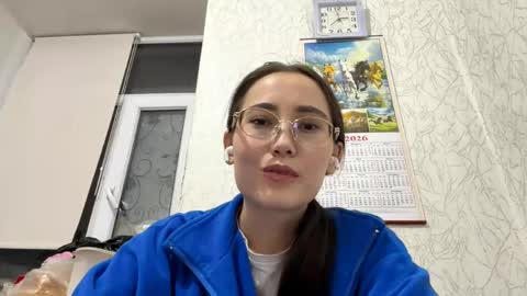 Luna online show from June 2026 09:39:01 PM