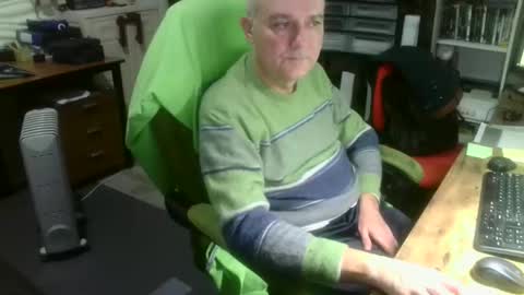 Snapshot of ernello chatting on October 2025 04:29:01 AM ernello online show from October 2025 04:29:01 AM