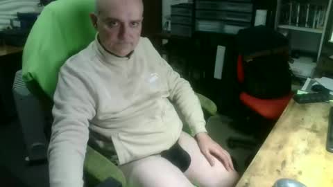 Snapshot of ernello chatting on October 2025 08:04:01 PM ernello online show from October 2025 08:04:01 PM