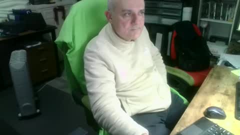 Snapshot of ernello chatting on October 2025 12:46:02 PM ernello online show from October 2025 12:46:02 PM