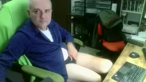 ernello online show from November 2025 09:25:02 PM