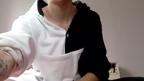 Snapshot of ernest_ice chatting on March 2026 11:10:01 AM Ernest online show from March 2026 11:10:01 AM