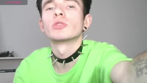 Snapshot of ernest_ice chatting on April 2026 04:04:01 PM Ernest online show from April 2026 04:04:01 PM