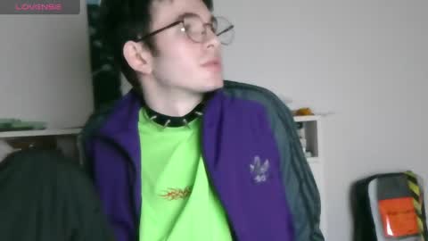 Snapshot of ernest_ice chatting on April 2026 06:15:01 PM Ernest online show from April 2026 06:15:01 PM