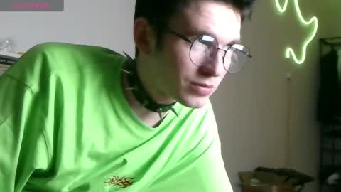 Snapshot of ernest_ice chatting on April 2026 07:58:02 PM Ernest online show from April 2026 07:58:02 PM