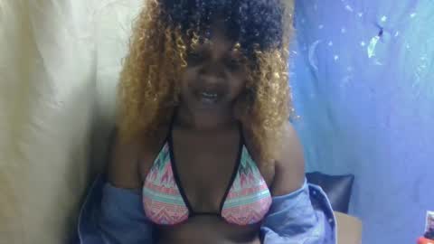 Snapshot of erolinee chatting on September 2025 08:14:01 AM erolinee online show from September 2025 08:14:01 AM