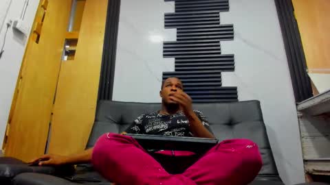 eros_fang online show from October 2025 12:39:02 PM